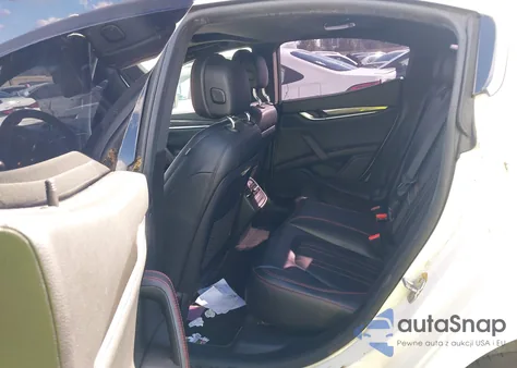 2016 Maserati Ghibli z USA, uszkodzony, nr VIN ZAM57XSA4G1175724